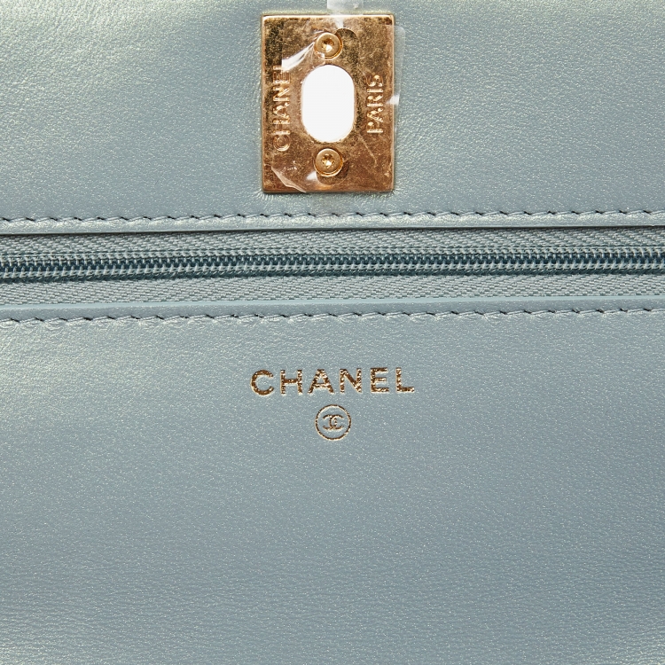 Pre Owned Chanel Pearl Light Green Quilted Leather Wallet on Chain 