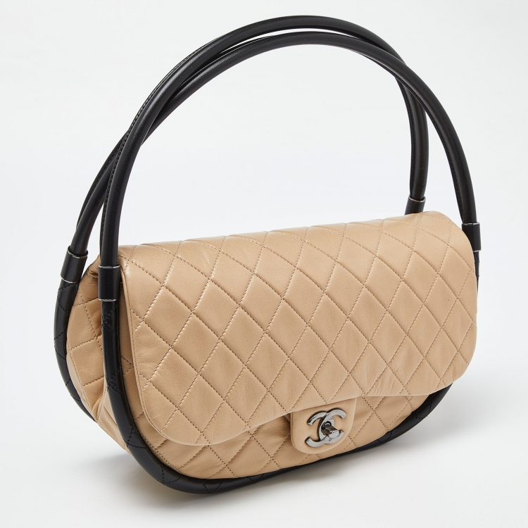Pre Owned Chanel Beige/Black Quilted Leather Medium Hula Hoop Bag