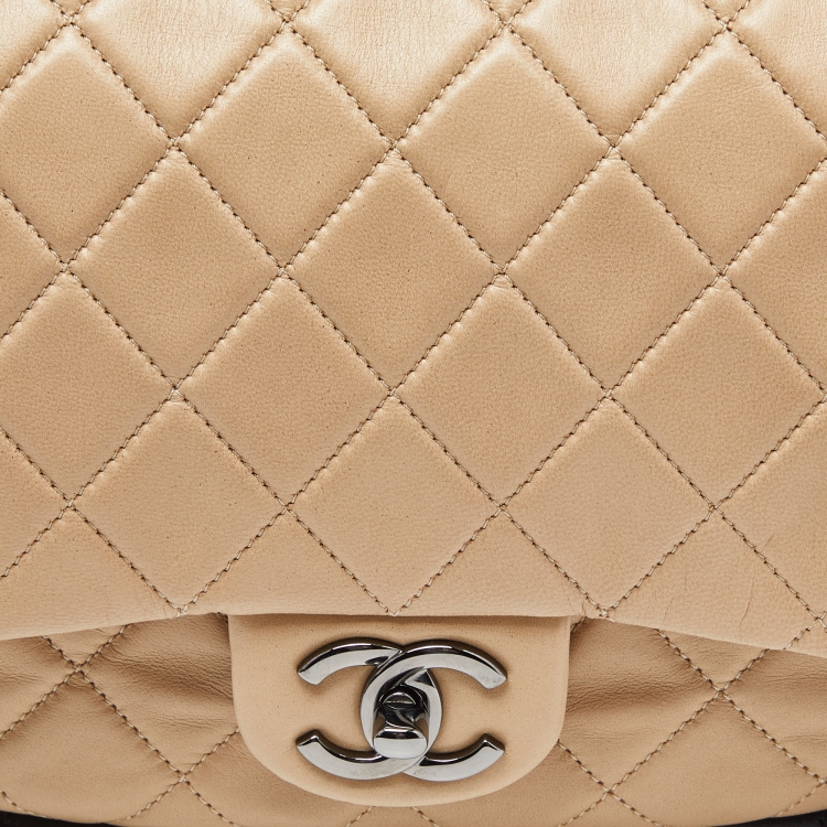 Pre Owned Chanel Beige/Black Quilted Leather Medium Hula Hoop Bag