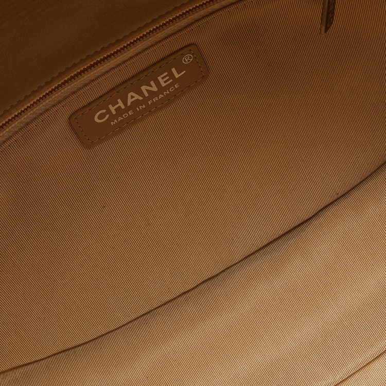 Pre Owned Chanel Beige/Black Quilted Leather Medium Hula Hoop Bag