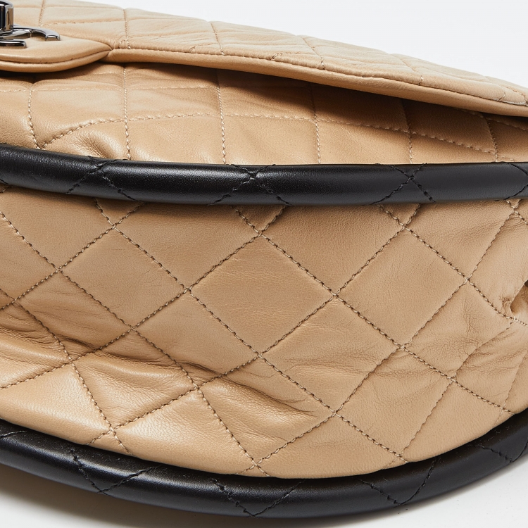 Pre Owned Chanel Beige/Black Quilted Leather Medium Hula Hoop Bag