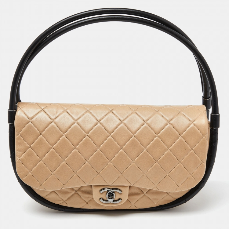 Pre Owned Chanel Beige/Black Quilted Leather Medium Hula Hoop Bag