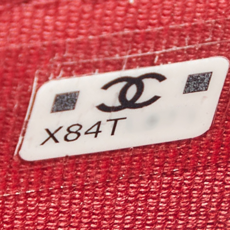 مملوكة مسبقًا Chanel Black Quilted Leather 19 Trifold Wallet