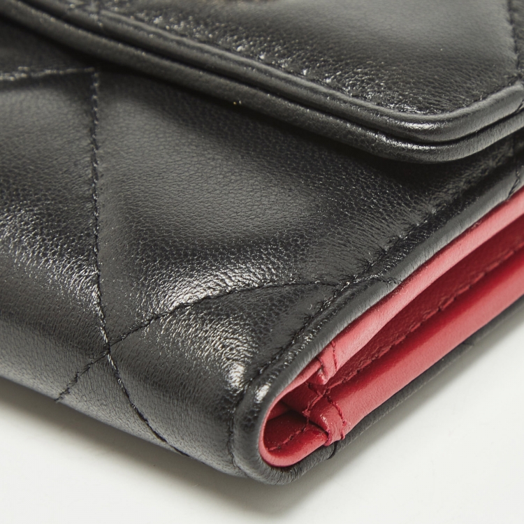 مملوكة مسبقًا Chanel Black Quilted Leather 19 Trifold Wallet