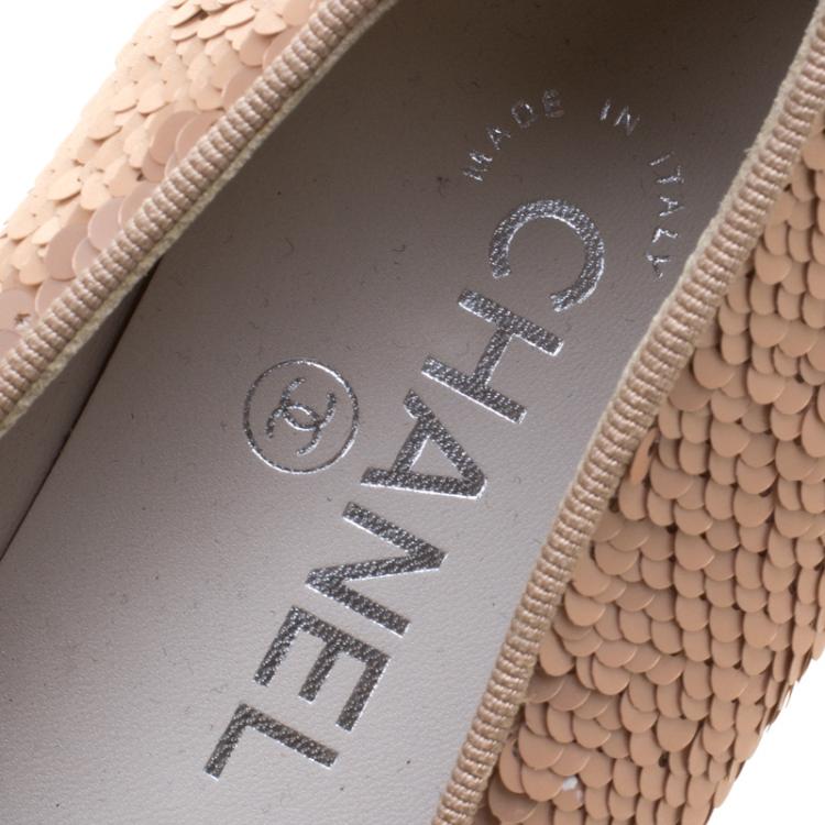 Pre Owned Chanel Two Tone Sequined CC Smoking Slippers Size 38.5