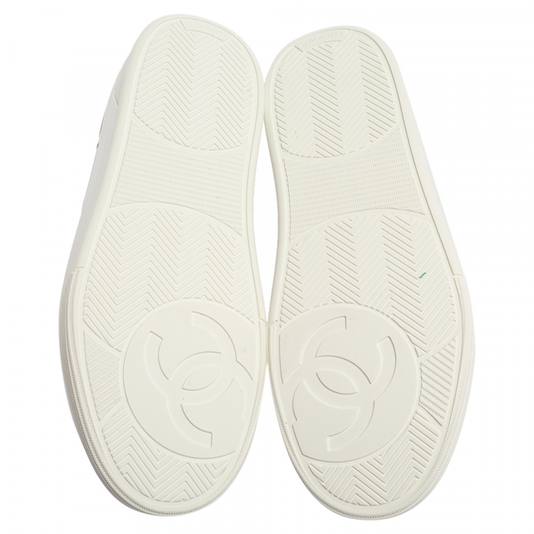 Pre Owned Chanel White Leather Low Top Sneakers Size 37