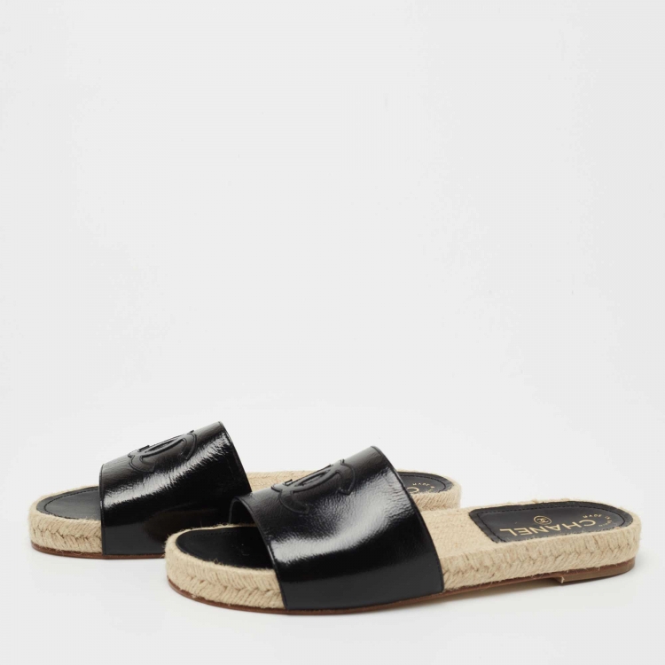 Pre Owned Chanel Black Patent Leather CC Flat Espadrille Slides Size 38