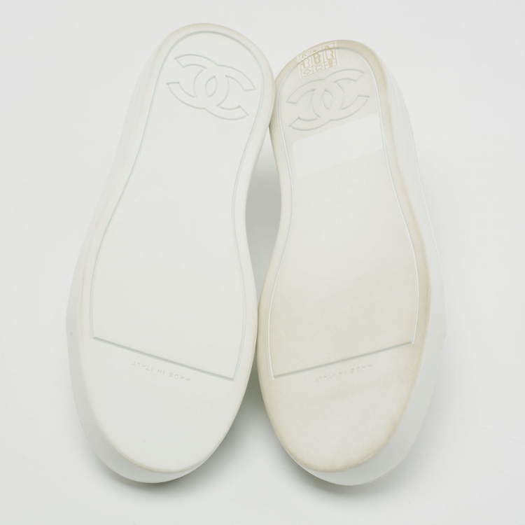 Pre Owned Chanel White Leather and Rubber CC Low Top Sneakers Size 38
