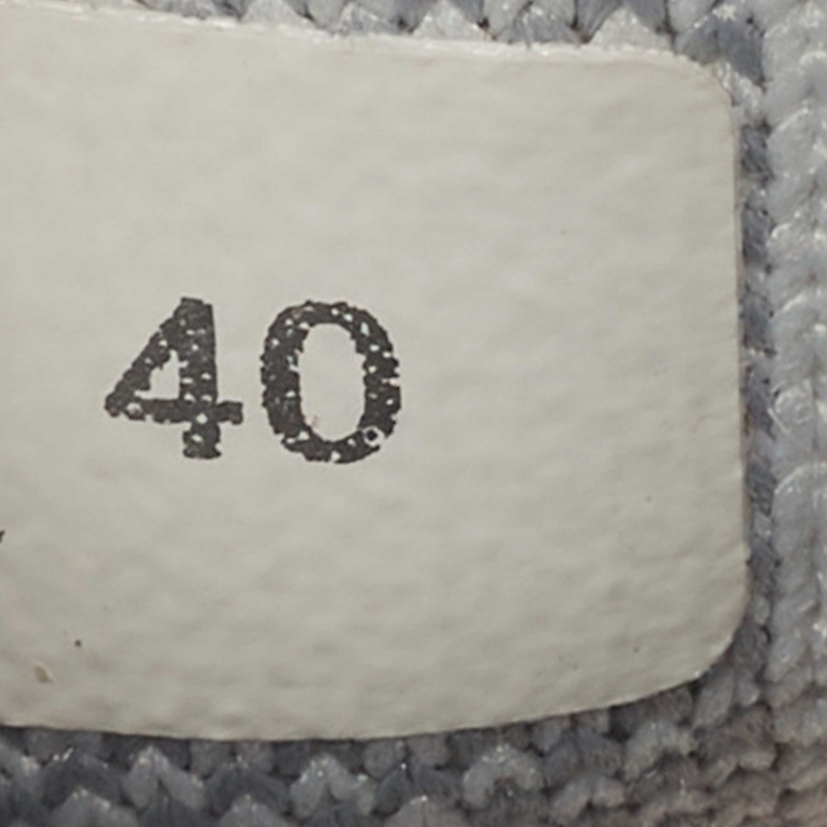 Pre Owned Chanel Grey/White Knit Fabric CC Sneakers Size 40