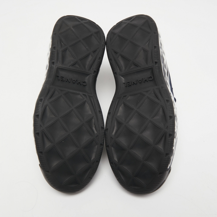 Pre Owned Chanel Navy Blue Velvet and Suede CC Low Top Sneakers Size 37