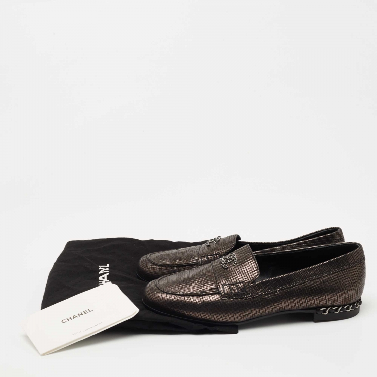 Pre Owned Chanel Metallic Textured Leather CC Chain Loafers Size 36.5