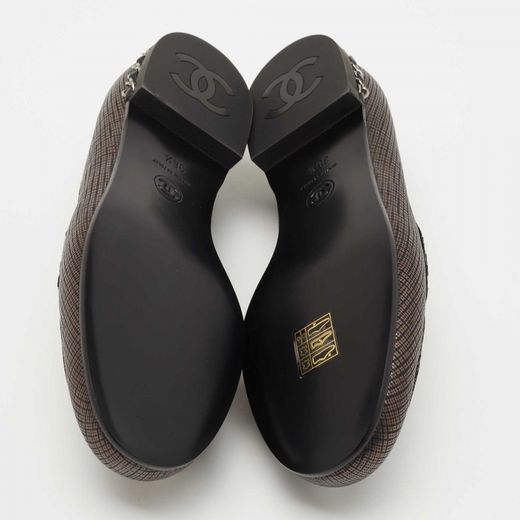 Pre Owned Chanel Metallic Textured Leather CC Chain Loafers Size 36.5