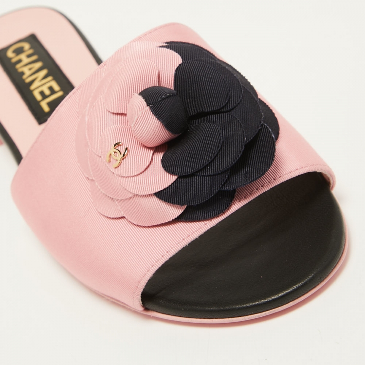 Pre Owned Chanel Pink/Navy Blue Canvas CC Camelia Flat Slides Size 37