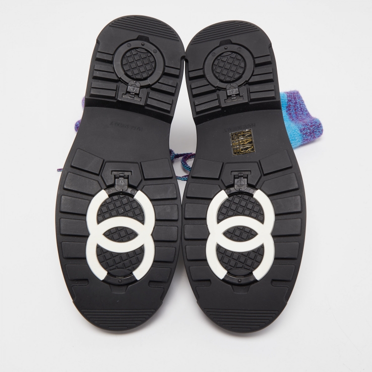 مملوكة مسبقًا Chanel Black/Blue Leather and Fabric Ankle Books Size 38   