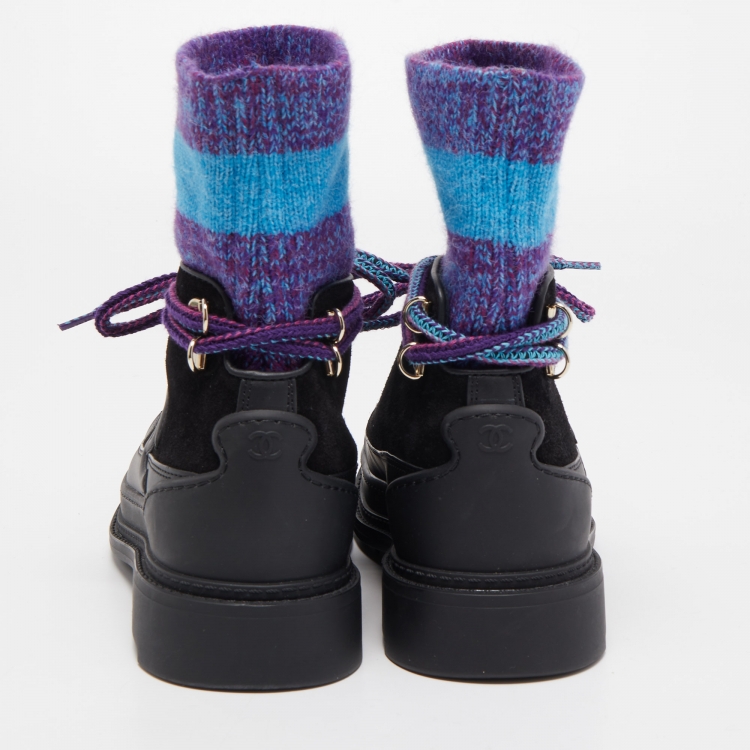 مملوكة مسبقًا Chanel Black/Blue Leather and Fabric Ankle Books Size 38   