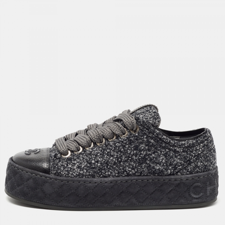 Pre Owned Chanel Tweed Grey/Black Woven Fabric and Leather Cap Toe Low Top Sneakers Size 39.5