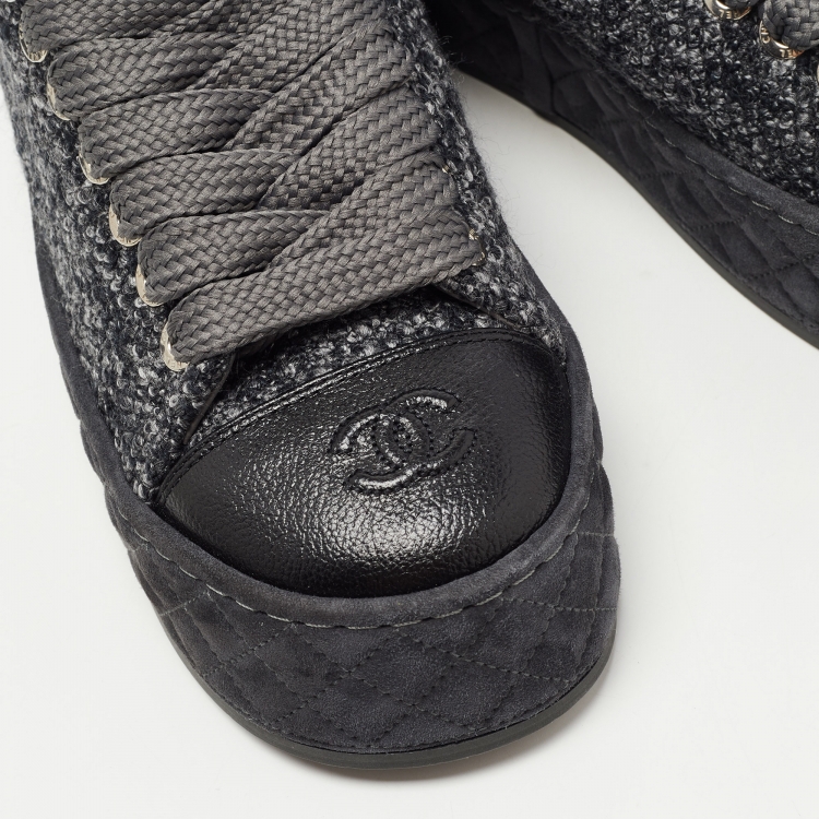 Pre Owned Chanel Tweed Grey/Black Woven Fabric and Leather Cap Toe Low Top Sneakers Size 39.5