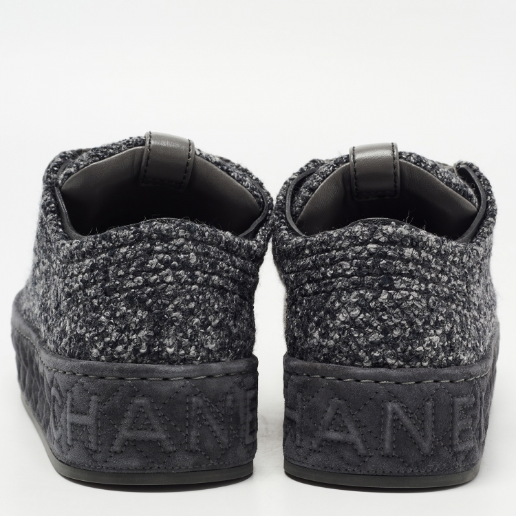 Pre Owned Chanel Tweed Grey/Black Woven Fabric and Leather Cap Toe Low Top Sneakers Size 39.5