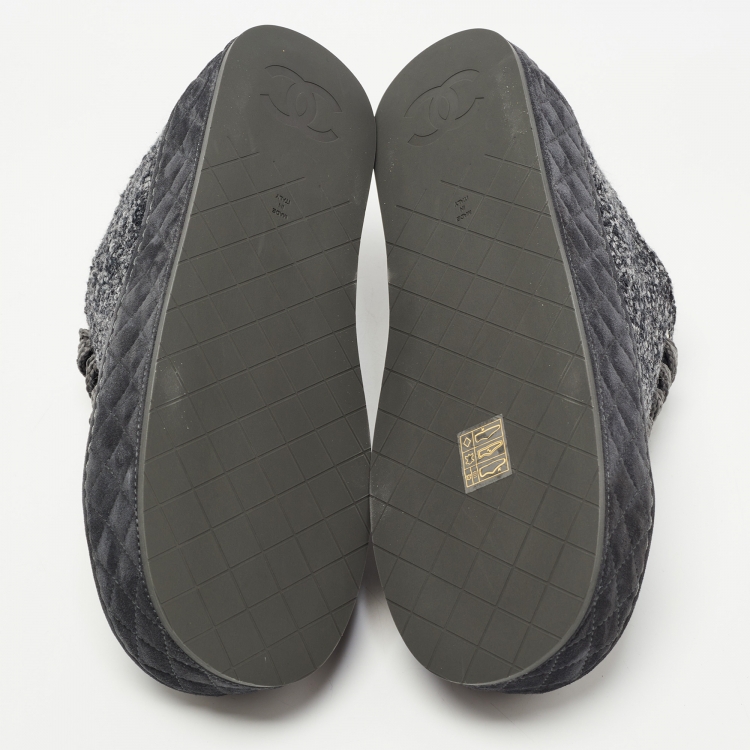 Pre Owned Chanel Tweed Grey/Black Woven Fabric and Leather Cap Toe Low Top Sneakers Size 39.5