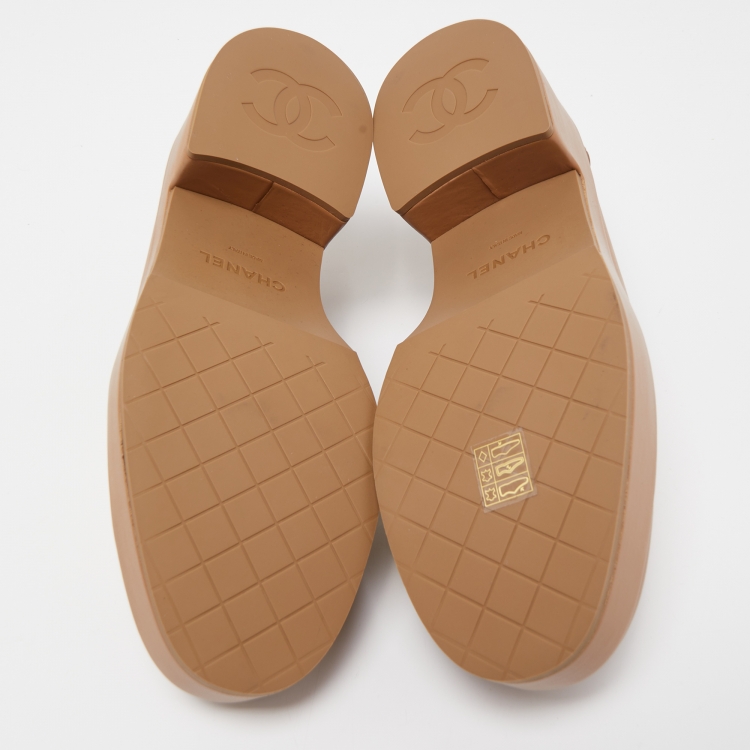 Pre Owned Chanel Brown Leather CC Platform Loafers Size 39.5