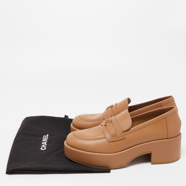 Pre Owned Chanel Brown Leather CC Platform Loafers Size 39.5