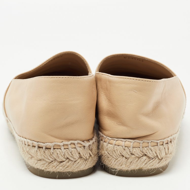 Pre Owned Chanel Beige/Black Leather Cap Toe CC Espadrille Flats Size 42