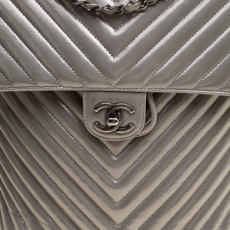 Pre Owned Chanel Silver Chevron Quilted Leather Urban Spirit Backpack