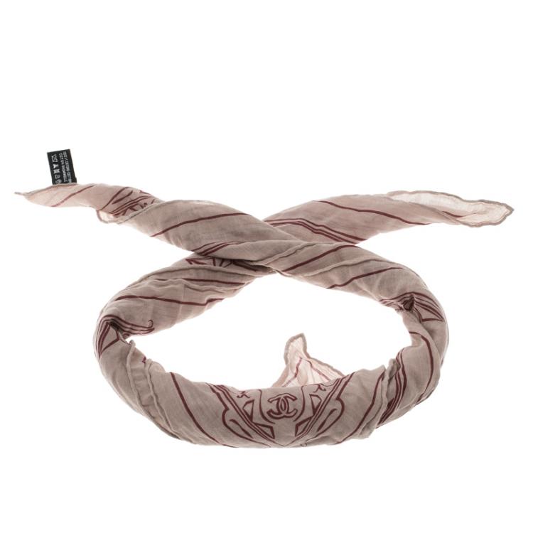مملوكة مسبقًا Chanel Dallas Printed Cotton Square Scarf