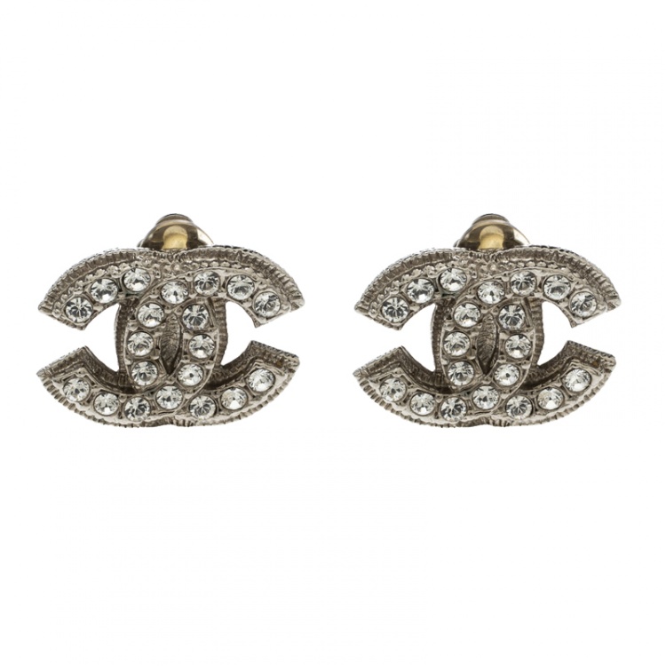 Alvorlig bomuld Fremragende Chanel CC Crystal Silver Tone Clip-On Stud Earrings Chanel | TLC
