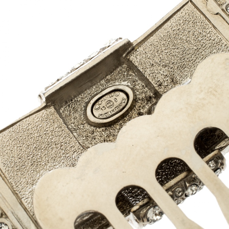 مملوكة مسبقًا Chanel Bow Crystal Embellished Silver Tone Hair Comb