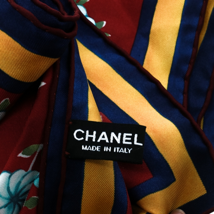 مملوكة مسبقًا Chanel Shaded Red Floral and CC Print Silk Square Scarf