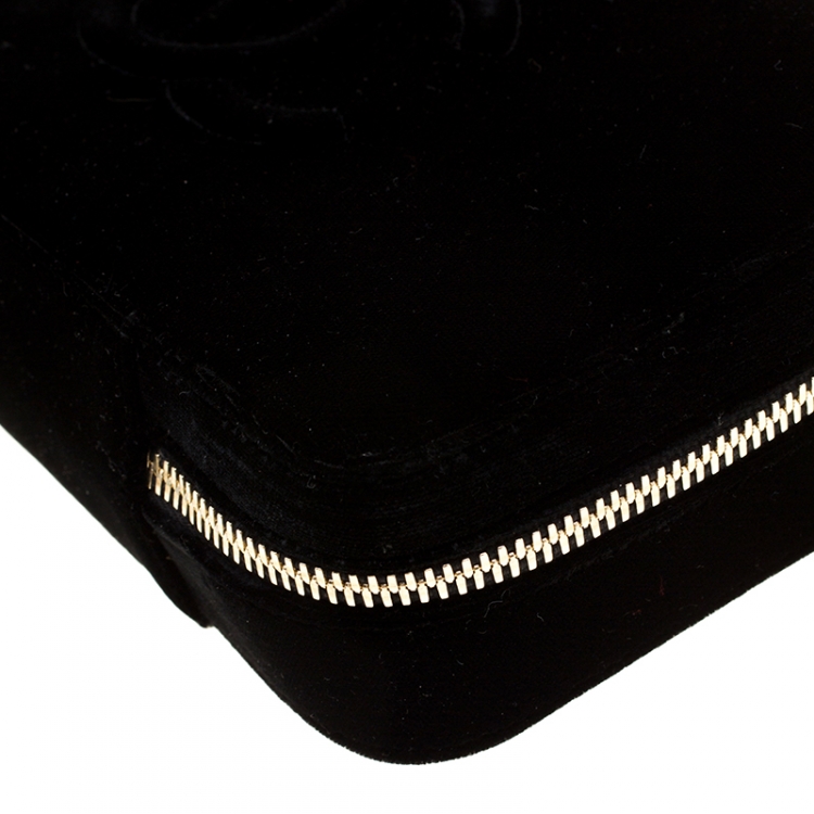 مملوكة مسبقًا  حافظة سفر شانيل CC مجوهرات قطيفة سوداء