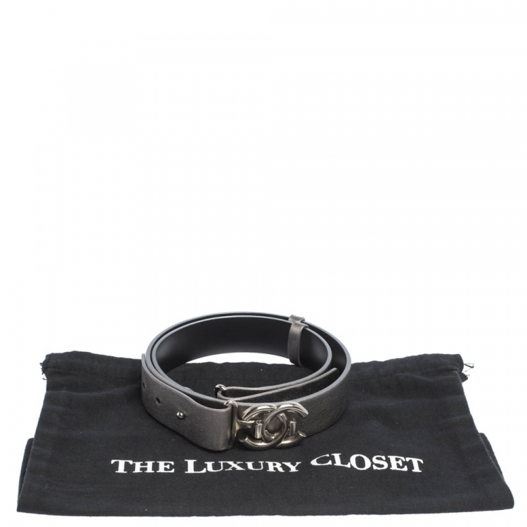 Pre Owned Chanel Metallic Silver Leather CC Buckle Adjustable Belt 90CM