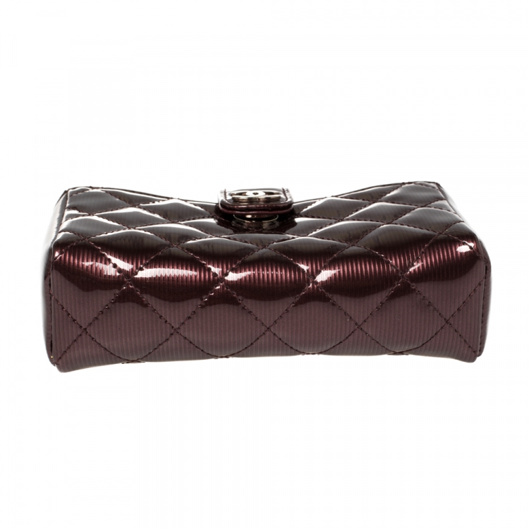 Pre Owned Chanel Burgundy Quilted Patent Leather CC Phone Holder 