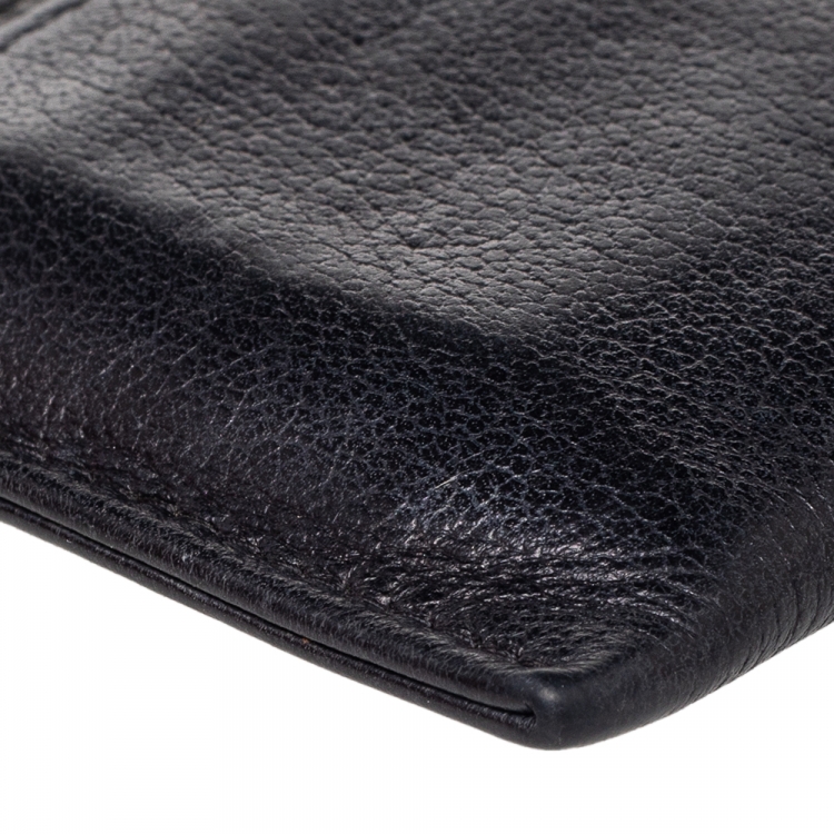 مملوكة مسبقًا Chanel Black Leather CC Camellia Embossed Card Holder