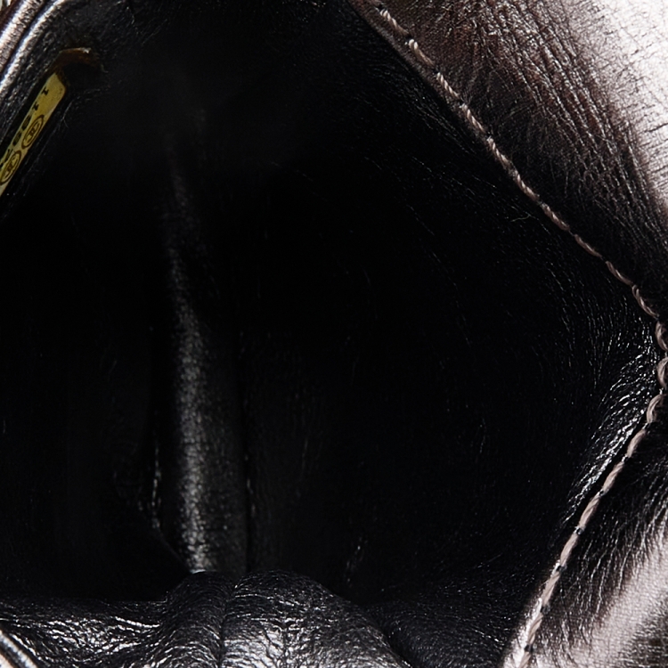 Pre Owned Chanel Metallic Silver Quilted Crinkled Leather Reissue Phone Holder 