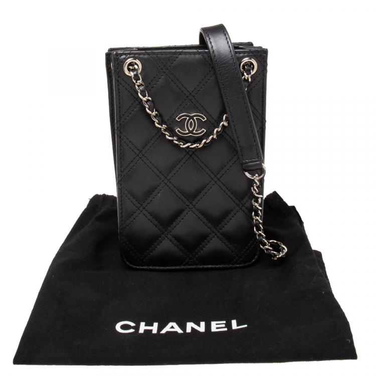 Pre Owned Chanel Black Quilted Leather CC Phone Holder with Chain 