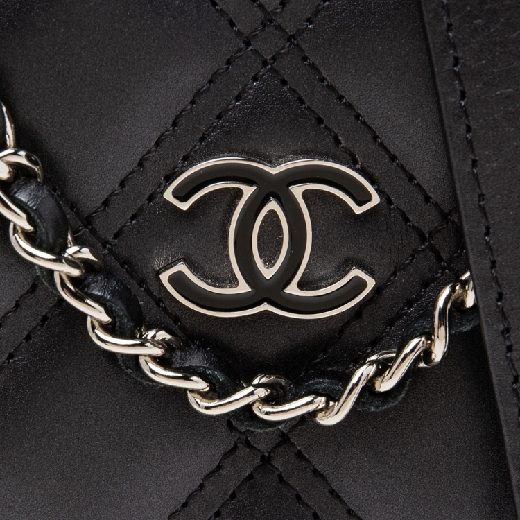Pre Owned Chanel Black Quilted Leather CC Phone Holder with Chain 