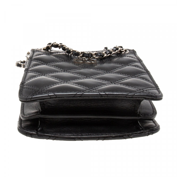 Pre Owned Chanel Black Quilted Leather CC Phone Holder with Chain 