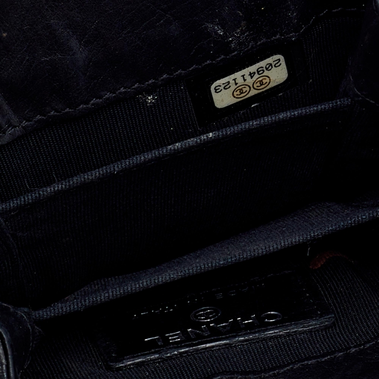 مملوكة مسبقًا Chanel Black Leather CC Crossbody Phone Holder