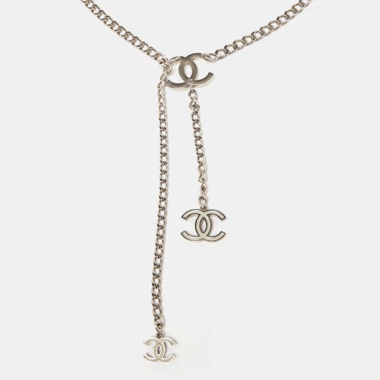 Pre Owned Chanel Silver Tone Enamel CC Charm Chain Belt