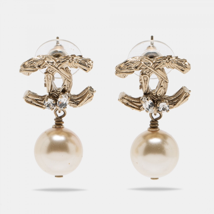 Chanel Mini CC Gold Tone Pearl Inlay Earrings – The Millionaires Closet