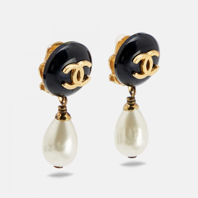 vintage chanel pearl drop earrings gold