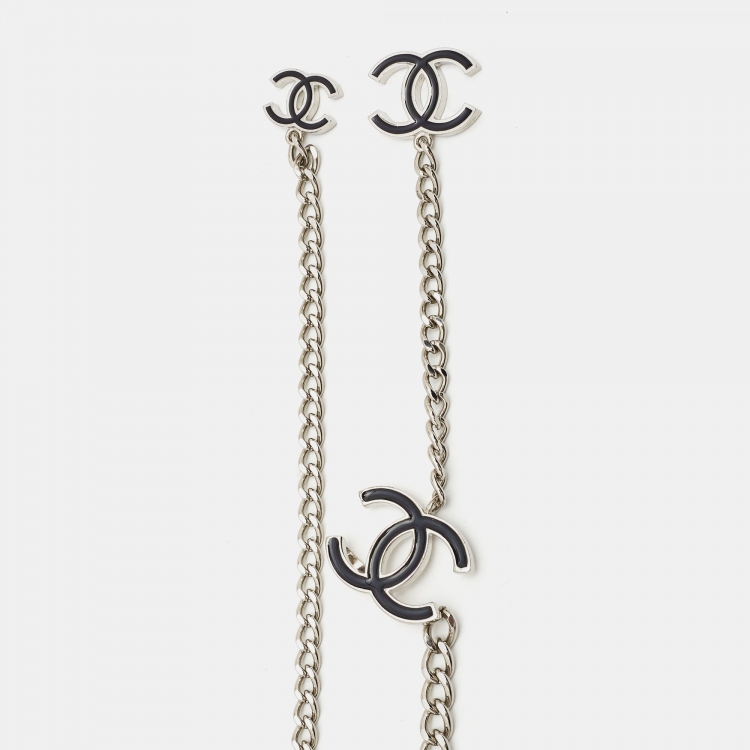 Pre Owned Chanel Silver Tone Enamel CC Charm Chain Belt