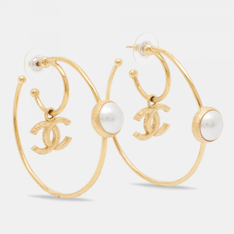Chanel Womens Earrings, Gold