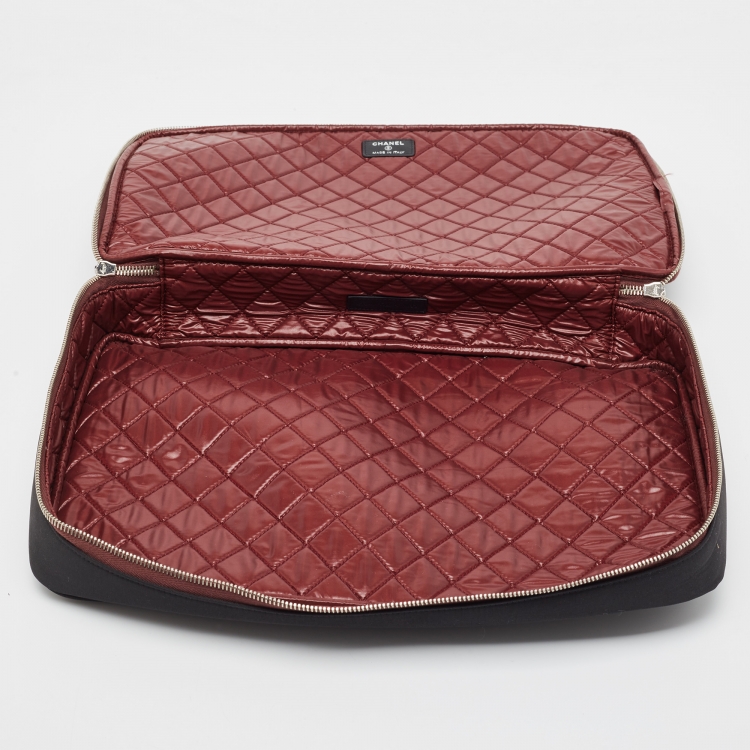 Pre Owned Chanel Black Quilted Nylon Laptop Sleeve