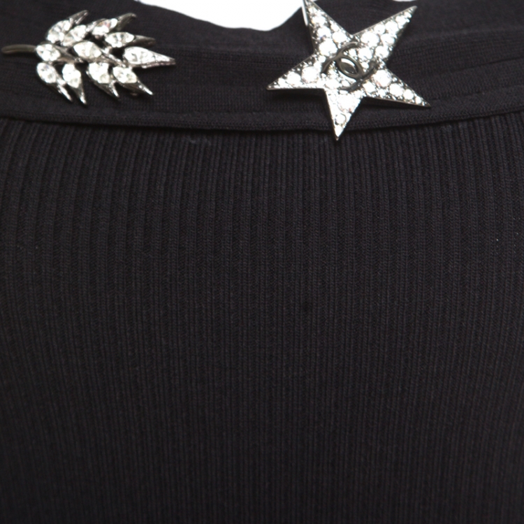 Pre Owned Chanel Black Textured Knit Brooch Embellished Neckline Detail Sleeveless Dress M