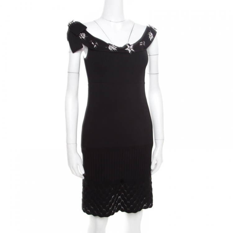 Pre Owned Chanel Black Textured Knit Brooch Embellished Neckline Detail Sleeveless Dress M
