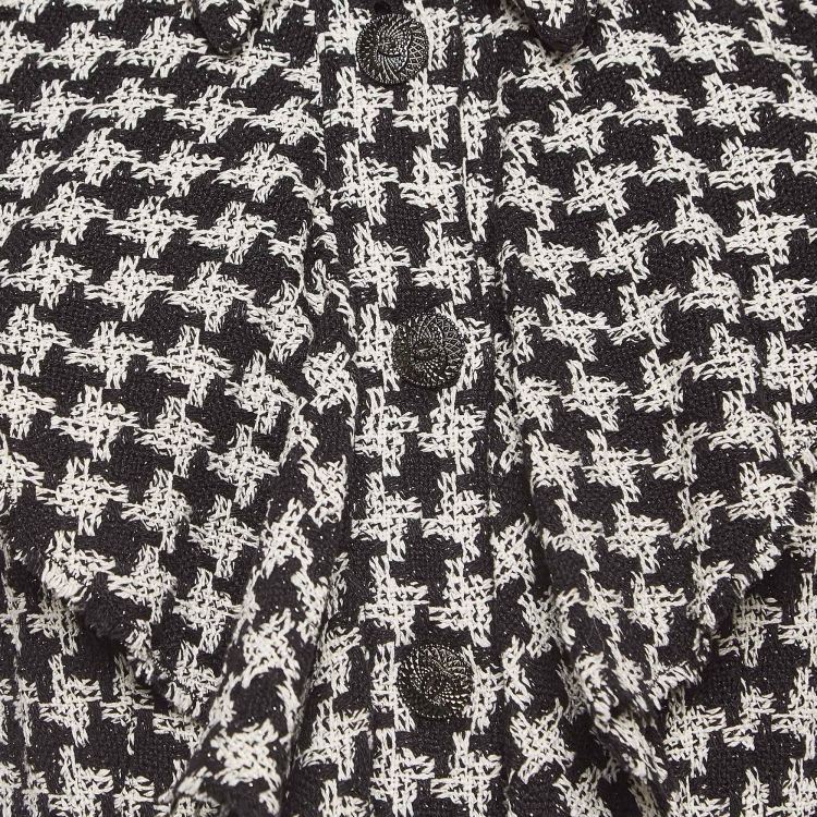 مملوكة مسبقًا Chanel Monochrome Houndstooth Tweed Ruffled Jacket M