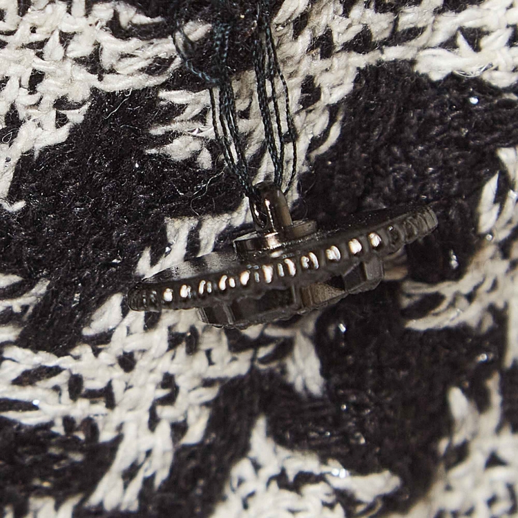 مملوكة مسبقًا Chanel Monochrome Houndstooth Tweed Ruffled Jacket M